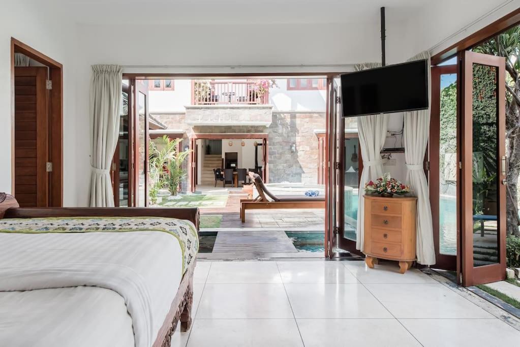 Villa Annecy Seminyak Buitenkant foto